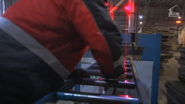 ✅ ОЖИВЛЕНИЕ СТАРОЙ ДОСКИ | Обзор производства амбарной доски смотреть онлайн