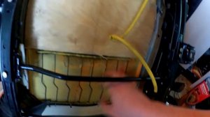 Ремонт просиженного сиденья авто своими руками. Быстро и даром. Справится даже школьник!