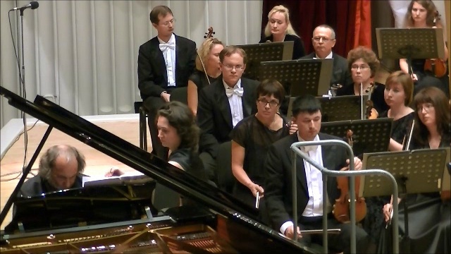 Milhail Arkadev plays and conducts F.Liszt Dance of dead смотреть онлайн