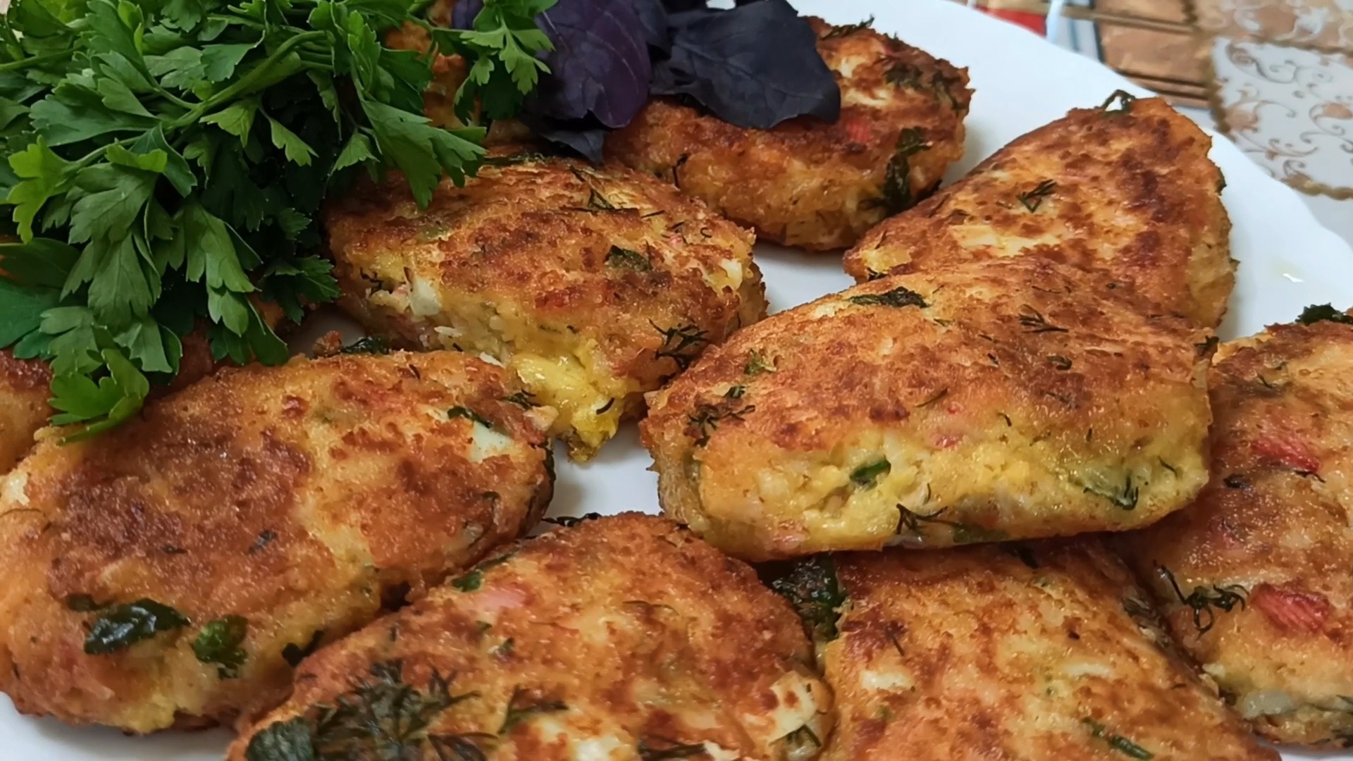 Крабовые палочки в котлетах, очень интересное применение и потрясающий вкус смотреть онлайн