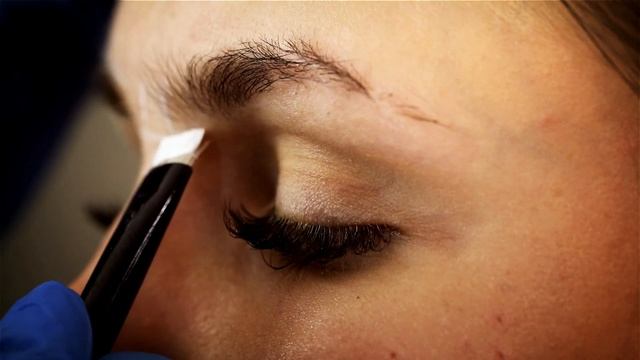 Коррекция бровей от лаборатории взгляда LOOK смотреть онлайн