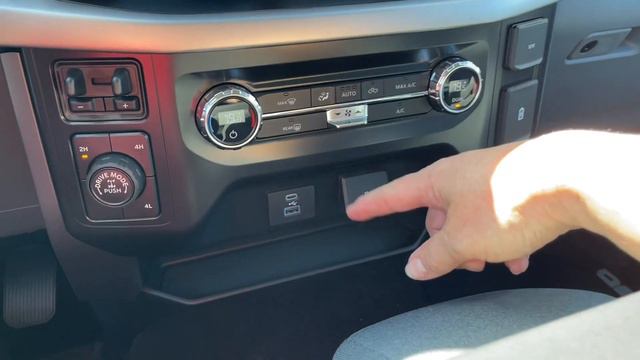 2021 F-150 XLT + Sliding Rear window, Tailgate Step, NAV Review | Island Ford смотреть онлайн