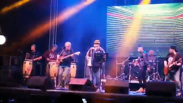 "Come Together" (The Beatles cover) смотреть онлайн