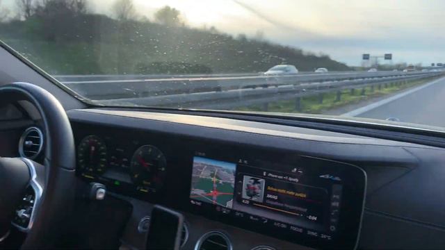 Distronic Plus | Automatischer Spurwechsel auf der Autobahn | Mercedes-Benz W213 W222 W205 X166 W22 смотреть онлайн