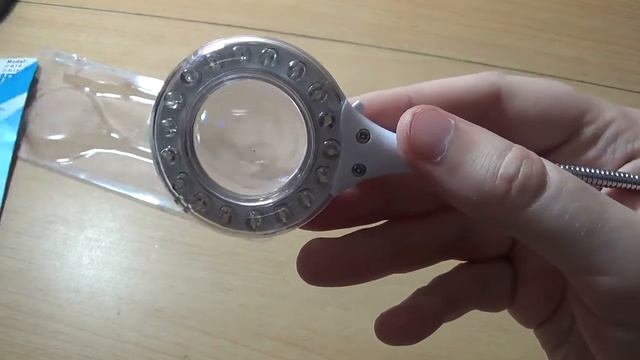 Светодиодная мини-лампа с типа увеличительным стеклом, питающаяся от USB смотреть онлайн