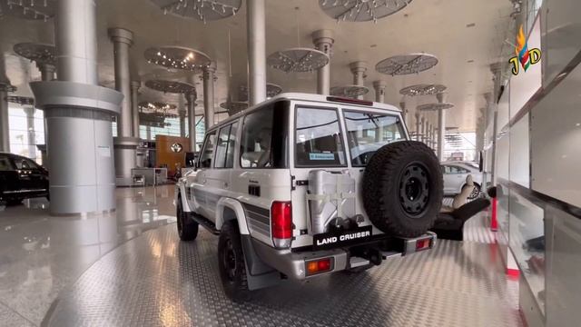 2022 TOYOTA LAND CRUISER LC70 HT OVERLANDER смотреть онлайн