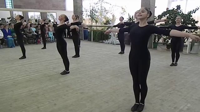 Батман жете. Старший год обучения. смотреть онлайн