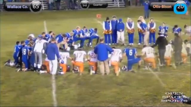 HIgh School Football Player Dies On Field After Scoring Touch Down смотреть онлайн