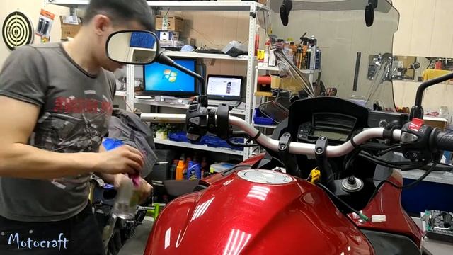 Установка ручек обогрева на Honda VFR1200 смотреть онлайн