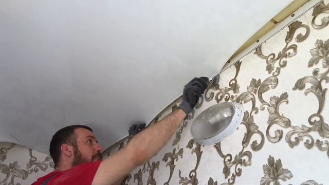 Установка белого глянцевого натяжного потолка в Сочи смотреть онлайн