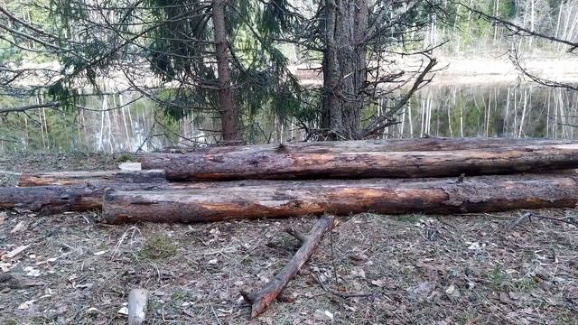 Землянка у реки #3. Доделал каркас и крышу. Ночевка в недостроенной землянке. смотреть онлайн