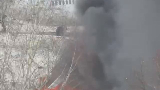 Российские десантники подрывают свой поврежденный вертолёт Ми-8АМТШ перед выходом из Гостомеля. смотреть онлайн