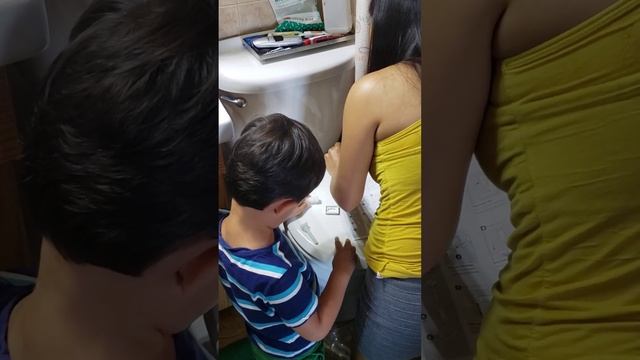 New toilet seat installation. смотреть онлайн