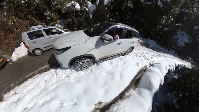 Fortuner Fass Gayi Snow Mein ? смотреть онлайн
