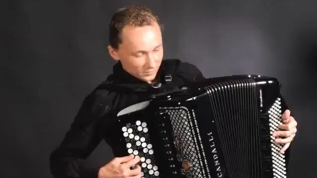 Schindler's List - Yuri Charyguine on accordion. смотреть онлайн