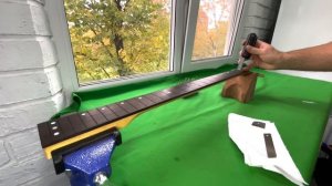 Ремонт бас гитары Schecter C-4 Deluxe. Убираем "винт" с грифа.