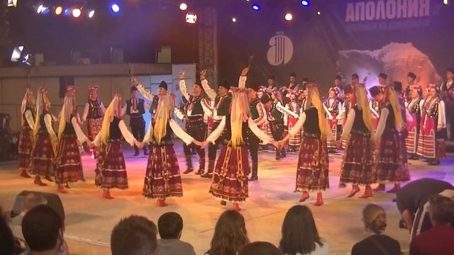Болгарский народный танец Тракии Bulgarian folk dance смотреть онлайн