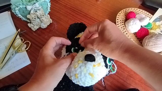 Панда пижамница, крючком от @rukodelki_posidelki7 . Обзор и история вязания. смотреть онлайн