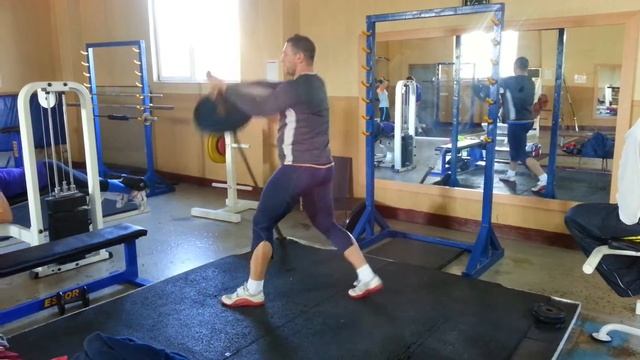 Королев Алексей, упражнение: закручивания с грифом Hammer Throw смотреть онлайн