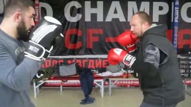БОКС- кипит работа у нас на тренировке !!! "Школа Магдиева", Таганрог смотреть онлайн