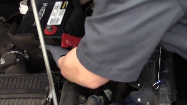 How to Remove and Replace a Battery. 2010 Mitsubishi Galant. смотреть онлайн
