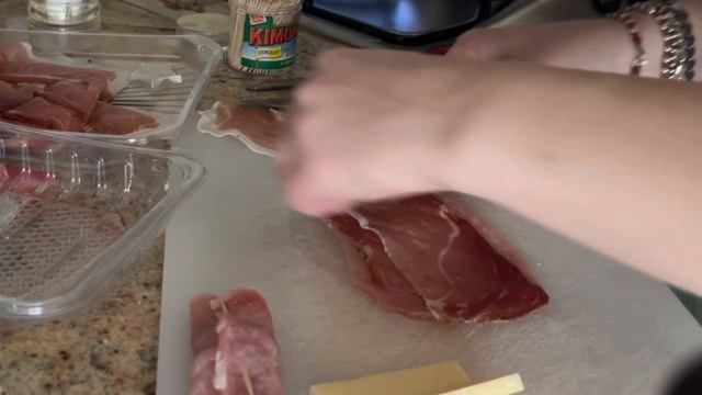 Una mattina in CUCINA |preparazione di INVOLTINI di carne 🫔🧀🧅 смотреть онлайн