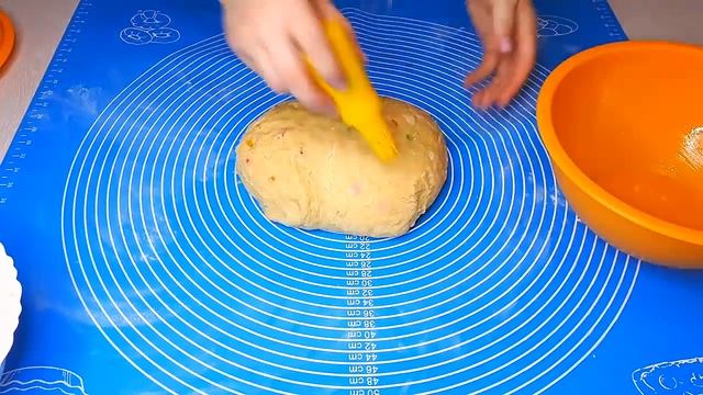 Куличи пасхальные влажные и слоистые самый вкусный. Долго не черствеет смотреть онлайн