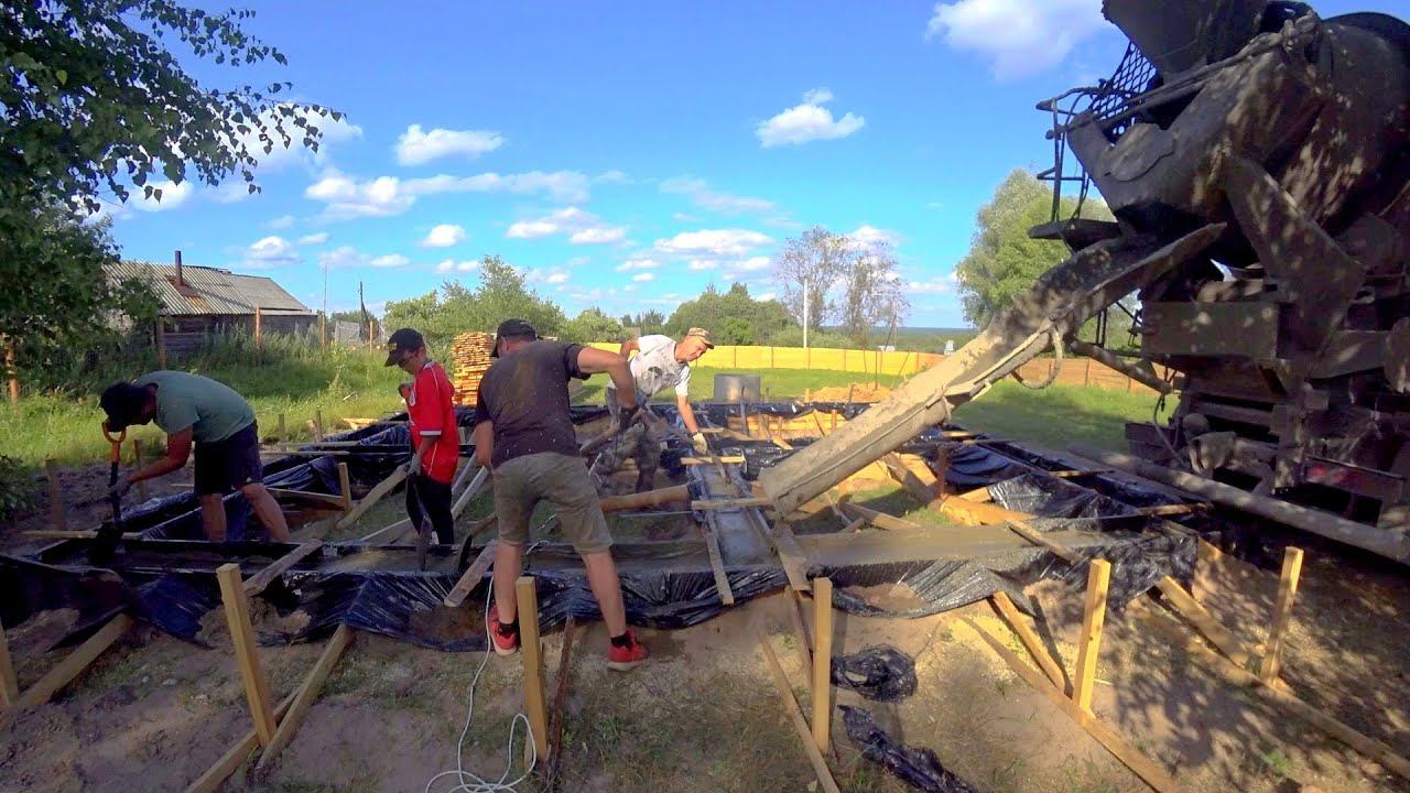 ДЕРЕВНЯ ПРИШЛА НА ПОМОЩЬ. ЗАЛИЛИ ТОННЫ БЕТОНА ДЛЯ НАШЕГО БУДУЩЕГО ДОМА. ПРОЧНЫЙ ТЕЛЕФОН Phonemax M10 смотреть онлайн