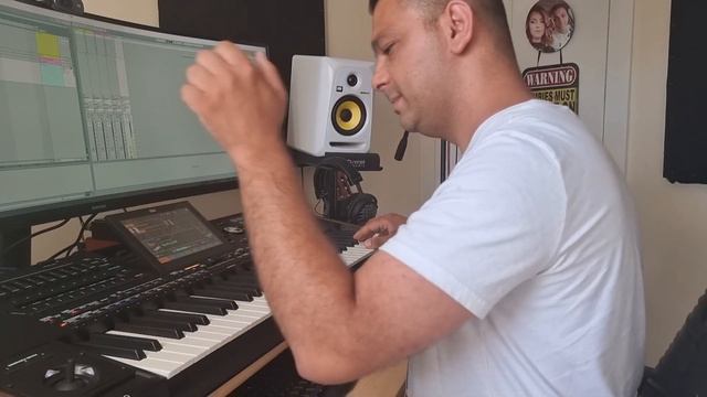 KORG PA5X Blinding Lights Demo смотреть онлайн