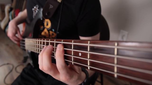 Slap bass with WAH sounds DANGEROUSLY funky смотреть онлайн