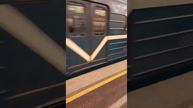 15.01.2023 обкаточный 81-540 на Садовой #общественныйтранспорт #метрополитен #санктпетербург смотреть онлайн