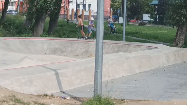видео катаются в скейт парке 1 часить смотреть онлайн