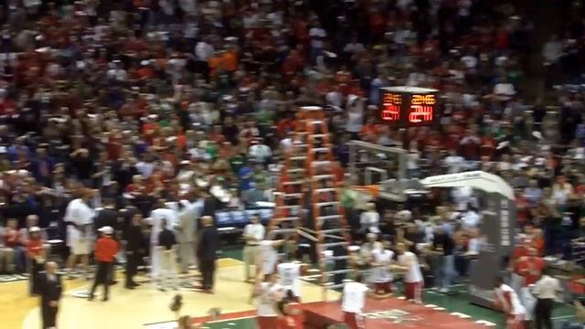 Bango Performing an Insane Playoff Stunt смотреть онлайн