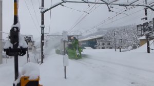 СНЕГОУБОРОЧНЫЕ ПОЕЗДА В ДЕЙСТВИИ. САМАЯ КРУТАЯ ТЕХНИКА