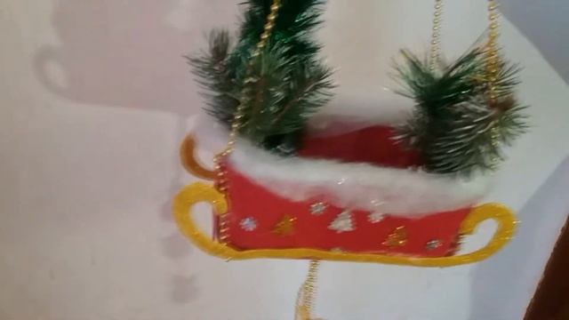 Новогодняя поделка - подвеска. Санта Клаус с подарками в чудо-санях./ своими руками смотреть онлайн