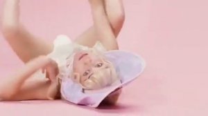 Süßes Adult Baby 🍼 (Miley Cyrus)