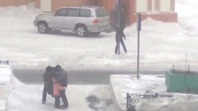 Ветер сносит людей смотреть онлайн