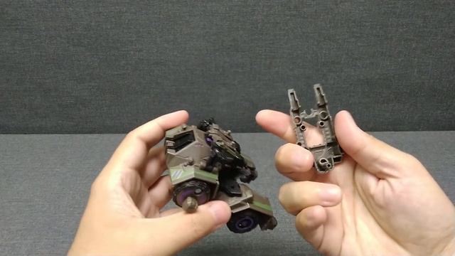 Обзор трансформера Onslaught - SDCC - Deluxe class - Generations - Fall of Cybertron. Музей Р-ТФ. смотреть онлайн