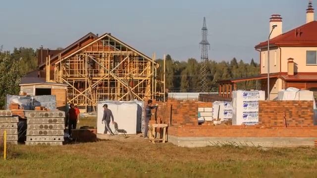 Эксперты ожидают снижения цен на ИЖС в 2023 году смотреть онлайн