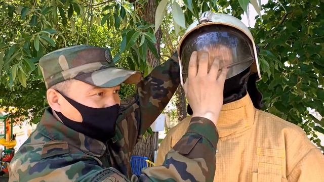 Акцию "Безопасность детям" провели пожарные спасатели ДЧС по СКО в Центральном парке Петропавловска смотреть онлайн