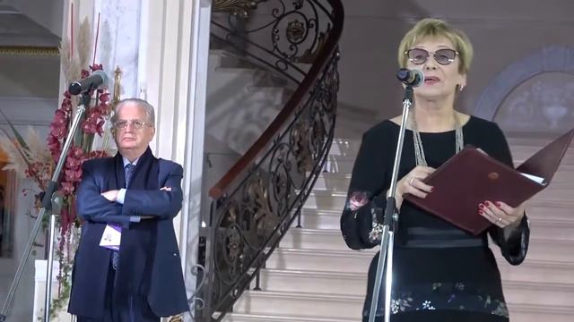 Круглый стол в гостинице "Эрмитаж" смотреть онлайн