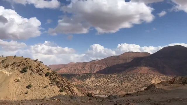 Высокий Атлас Марокко горный перевал. смотреть онлайн