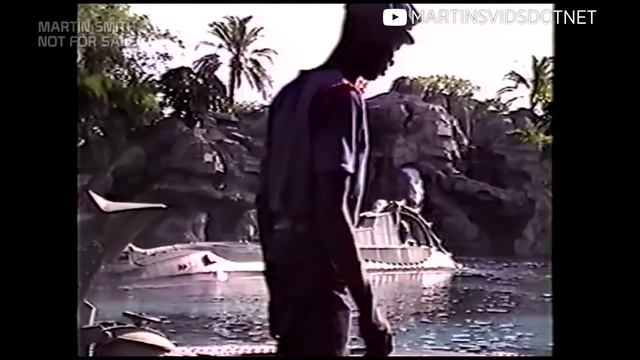 20,000 Leagues Under the Sea: Submarine Voyage - ITM Fallen Attractions Flashback & Full Ride Video смотреть онлайн