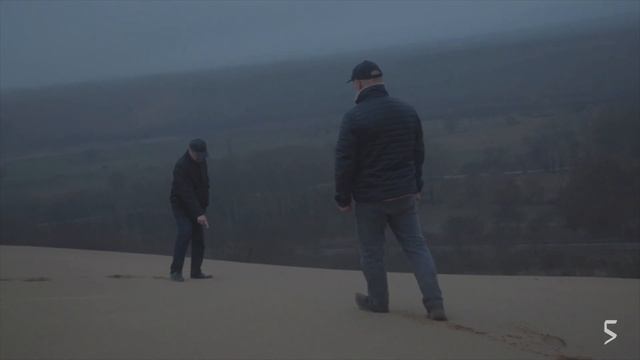 Взрослый мужчина с бородой, док., 8 мин. смотреть онлайн