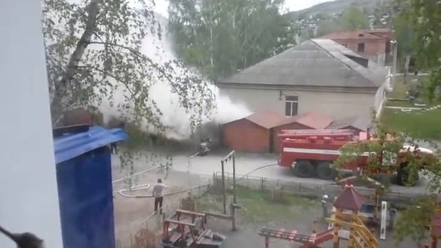 МАШИНА ГОРИТ смотреть онлайн