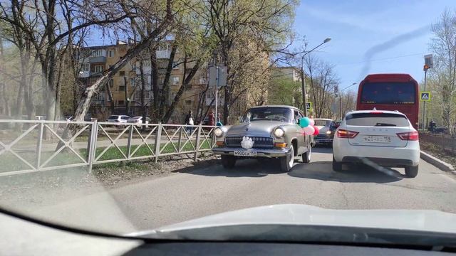 Ретро свадьба в Перми на старых волгах 29 апреля 2023 г.Retro wedding in Perm on the old Volga 2023 смотреть онлайн
