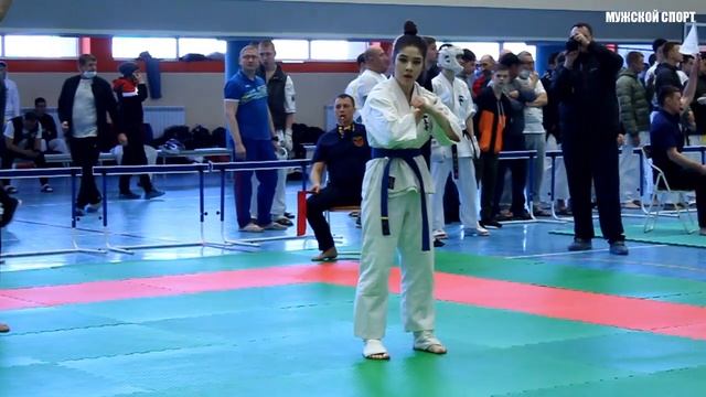 Киокусинкай Карате. Зинькова Екатерина - Бадигуллина Айгуль смотреть онлайн