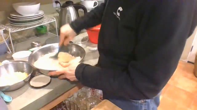 Tabbouleh, Fruit Cobbler and Corn Muffins смотреть онлайн