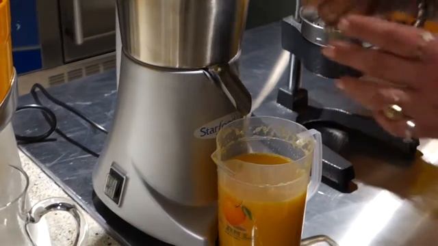 Соковыжималка Starfood CJ6 смотреть онлайн