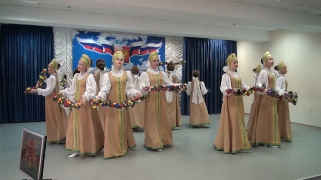 Хореографический коллектив "Славянка" - Хоровод смотреть онлайн